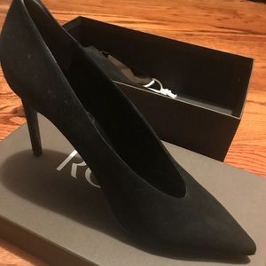 RODO deep V stiletto pump size 40 (US 9)